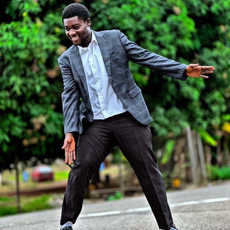 DAT GUY IN SUIT